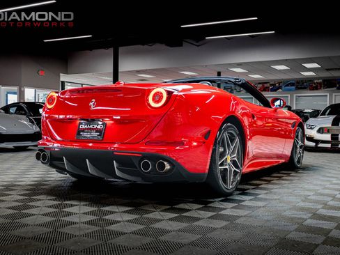 Used 2015 Ferrari California T image 33