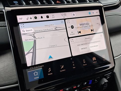 Certified 2022 Jeep Grand Cherokee Limited w/ Luxury Tech Group II image 17