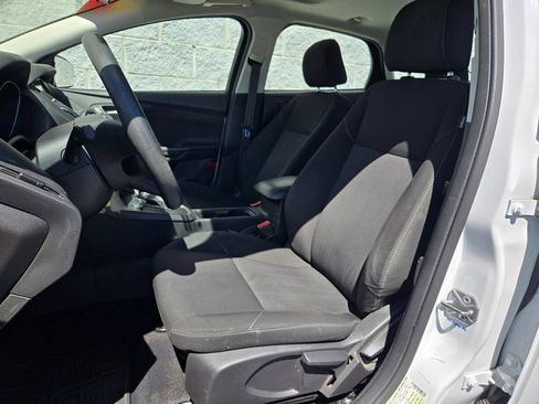 Used 2017 Ford Focus SEL FWD image 14