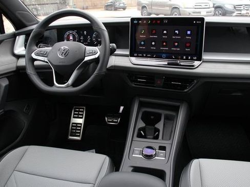 New 2026 Volkswagen Tiguan SE R-Line image 21