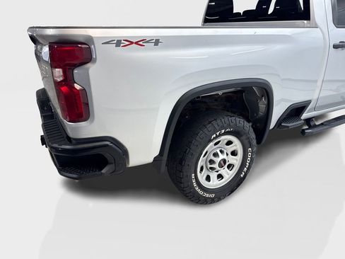 Used 2022 Chevrolet Silverado 2500 Custom w/ Custom Convenience Package AWD/4WD image 17