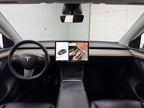 Used 2023 Tesla Model Y Long Range AWD/4WD image 13