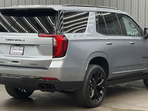 Used 2026 GMC Yukon Denali w/ Sun & Power Step Package AWD/4WD image 5