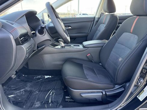 Used 2025 Nissan Sentra SR image 22