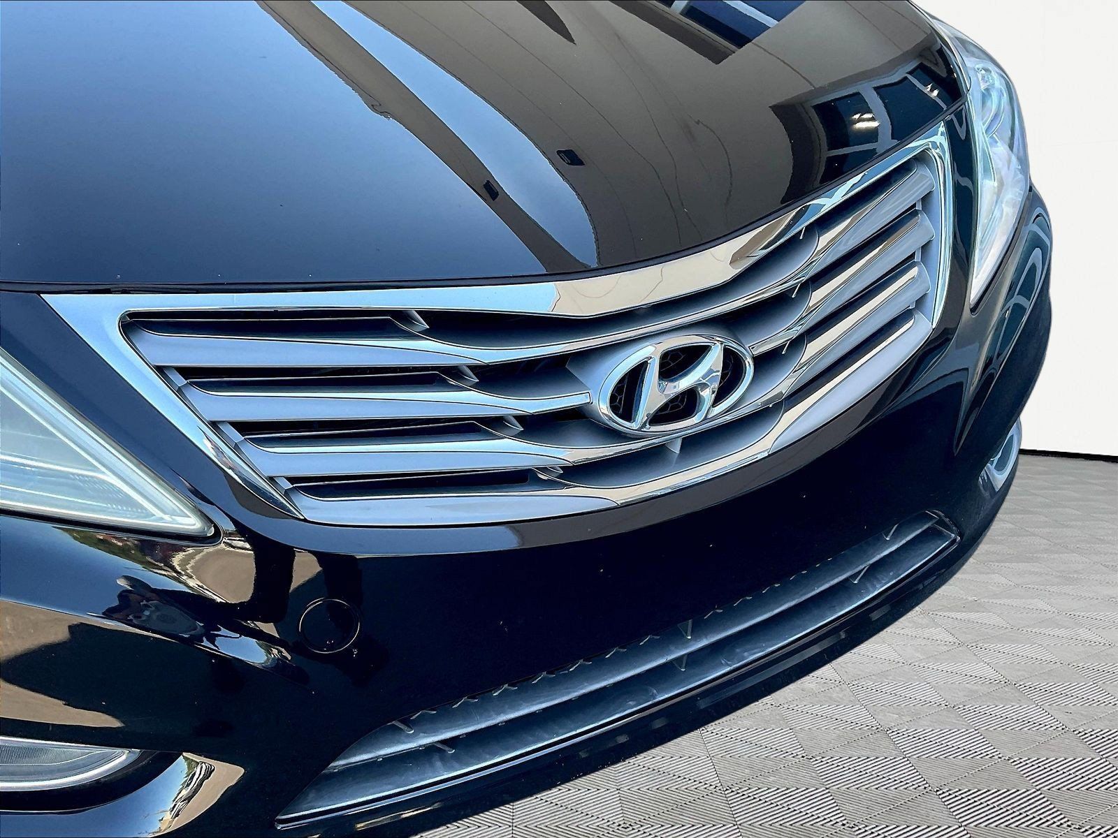 Used 2014 Hyundai Azera Limited w/ Option Group 02 FWD image 33