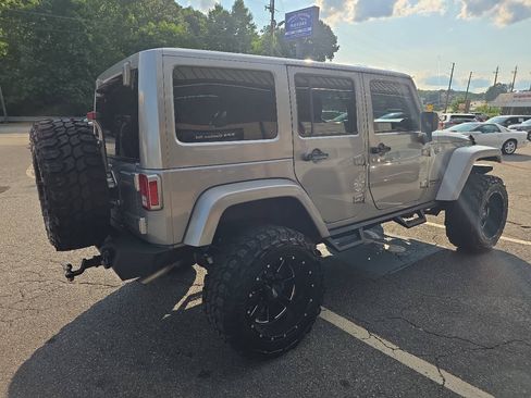 Used 2017 Jeep Wrangler Unlimited Sport AWD/4WD image 6