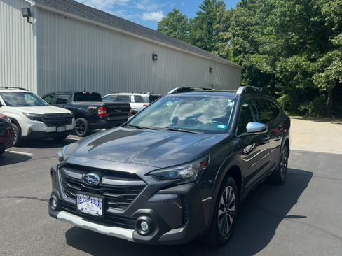 Used 2025 Subaru Outback Touring XT AWD/4WD image 1
