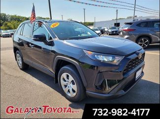 Used 2019 Toyota RAV4 LE image 1