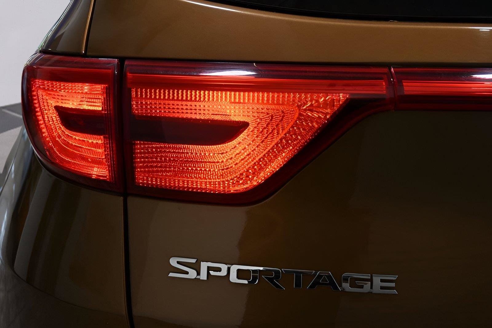 Used 2018 Kia Sportage EX AWD/4WD image 33