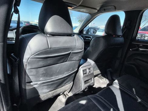 Used 2024 Mitsubishi Outlander SE image 12