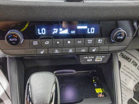 Used 2026 Subaru Outback Premium AWD/4WD image 29
