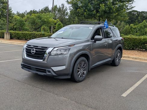 Used 2022 Nissan Pathfinder SV AWD/4WD image 8