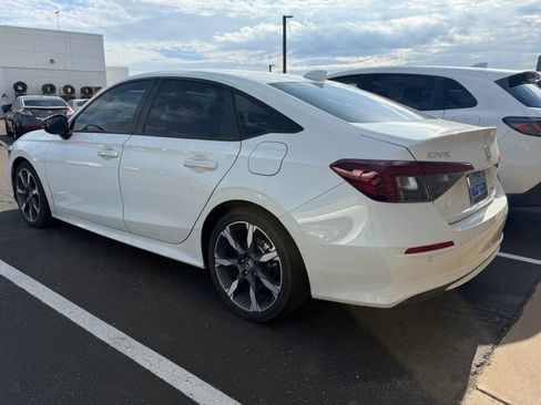 Used 2025 Honda Civic Sport Touring image 3