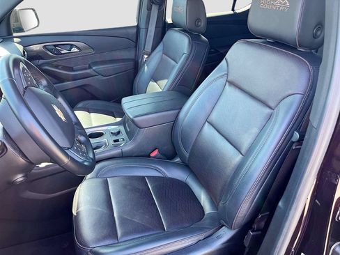Used 2023 Chevrolet Traverse High Country FWD image 22