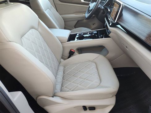 Used 2024 Volkswagen Atlas SEL Premium R-Line image 14