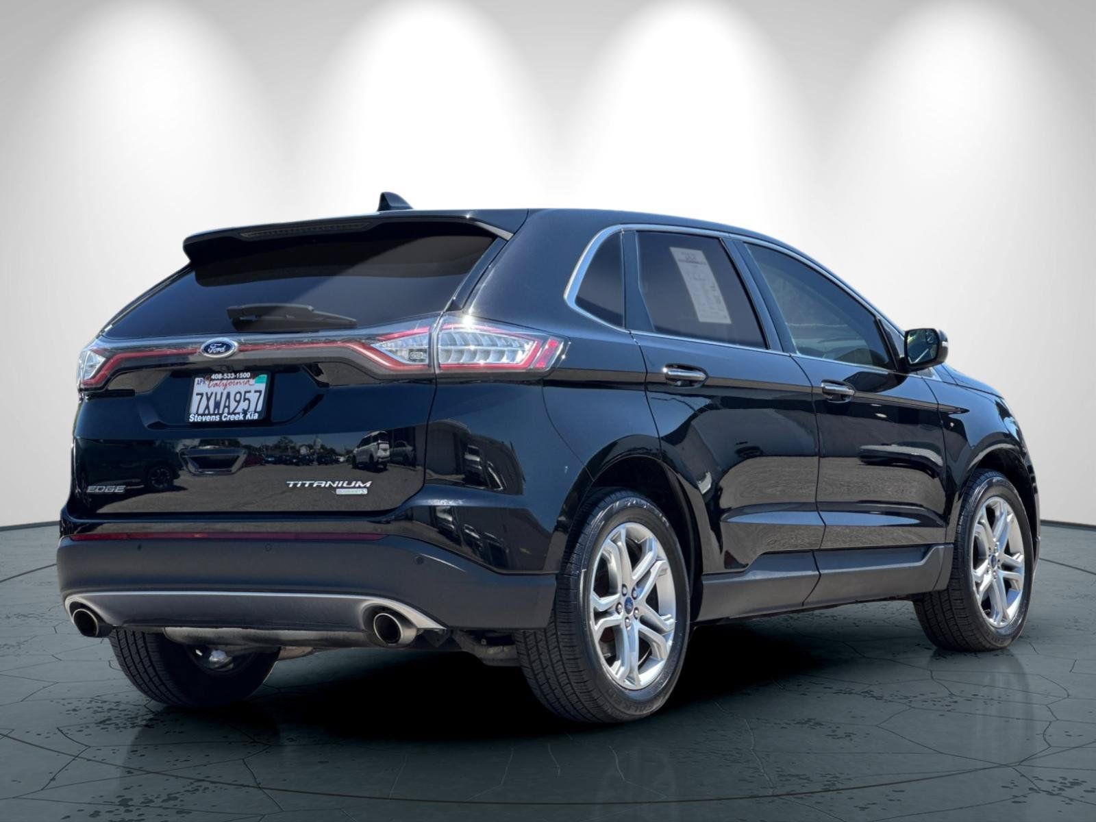 Used 2017 Ford Edge Titanium FWD image 4