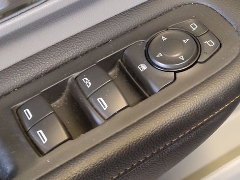 Used 2020 GMC Terrain SLE FWD image 27