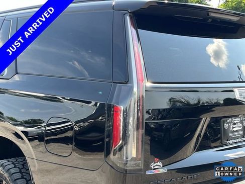 Used 2022 Cadillac Escalade ESV Sport Platinum w/ LPO, ONYX Package AWD/4WD image 9