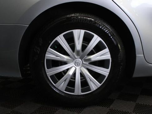 Used 2018 Toyota Camry LE FWD image 5