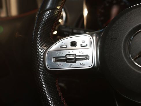 Used 2023 Mercedes-Benz GLB 250 4MATIC image 30