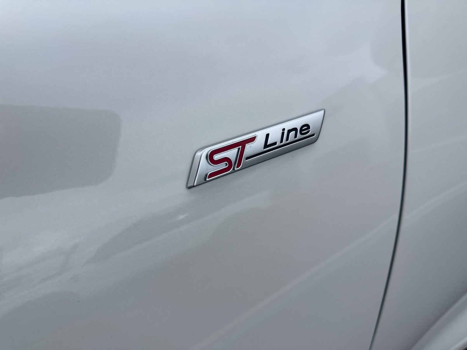 Used 2024 Ford Escape ST-Line w/ Tech Pack #1 FWD image 6