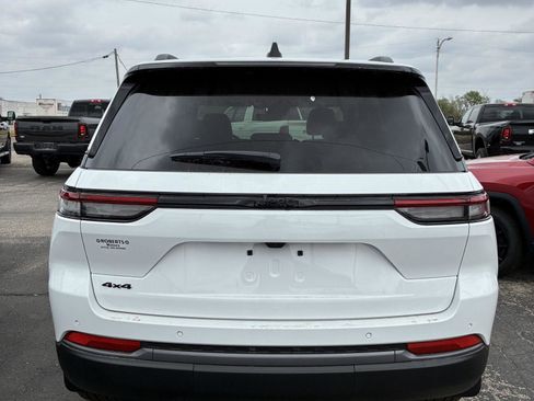 New 2026 Jeep Grand Cherokee Limited image 14