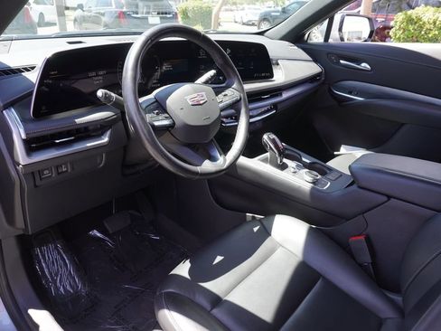 Certified 2025 Cadillac XT4 Premium Luxury FWD image 18
