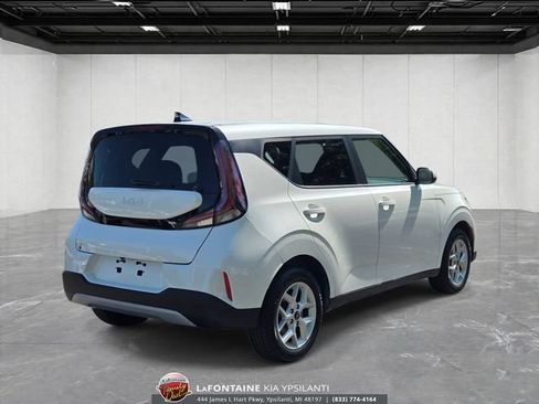 Certified 2023 Kia Soul LX w/ Option Group 015 FWD image 5