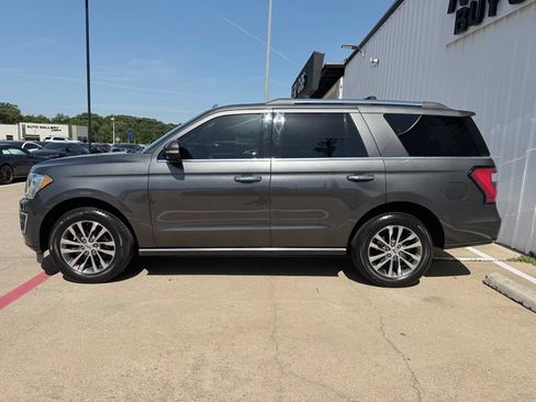 Used 2018 Ford Expedition Limited w/ Equipment Group 301A AWD/4WD image 2