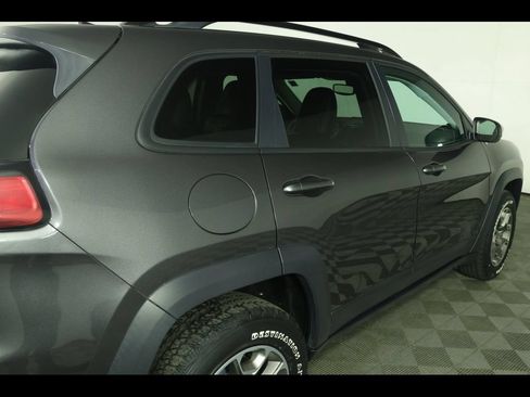 Used 2022 Jeep Cherokee Trailhawk w/ Premium Leather Package AWD/4WD image 17