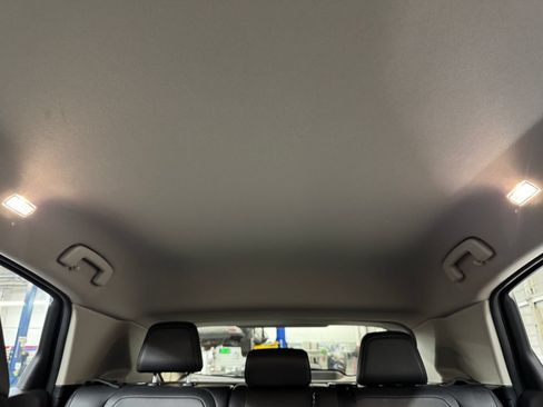 Used 2023 Nissan Ariya FWD image 23