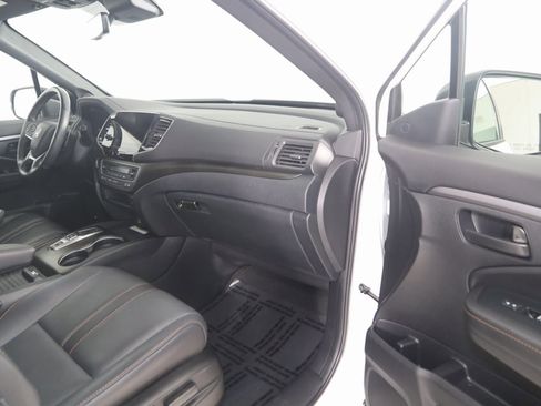 Used 2023 Honda Passport TrailSport image 39