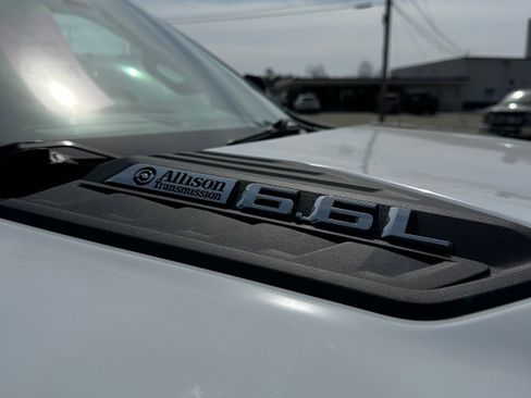 Used 2024 Chevrolet Silverado 2500 Custom w/ Custom Convenience Package image 12