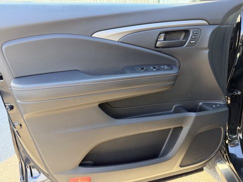 Used 2022 Honda Pilot TrailSport image 12