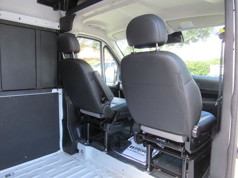 Used 2026 RAM ProMaster 2500 w/ Convenience Group FWD image 16