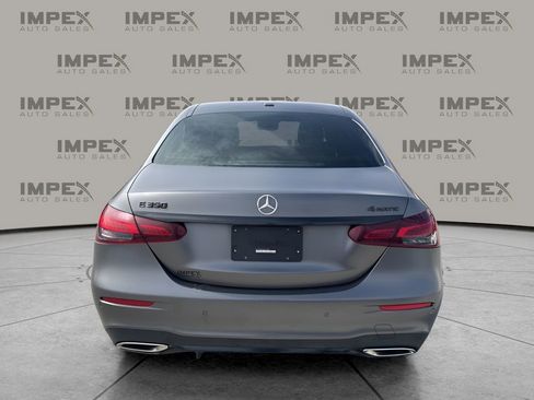 Used 2021 Mercedes-Benz E 350 4MATIC Sedan image 4