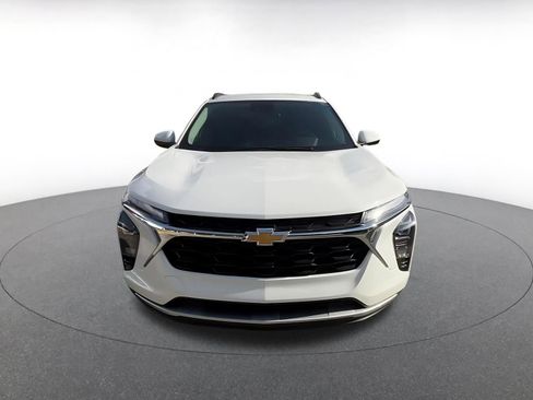 Used 2025 Chevrolet Trax LT FWD image 5