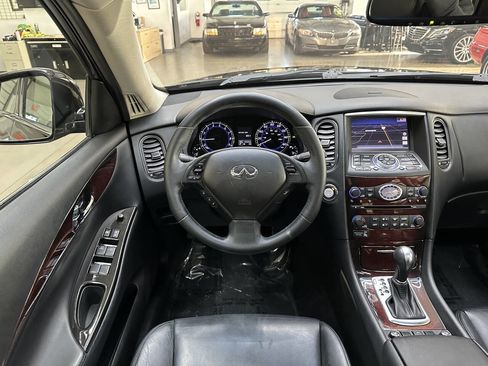 Used 2014 INFINITI QX50 Journey w/ Premium Package image 19