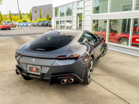 Used 2021 Ferrari Roma RWD image 6