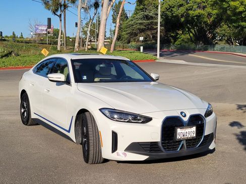 Used 2023 BMW i4 eDrive40 RWD image 4