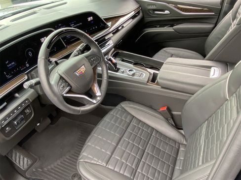 Certified 2024 Cadillac Escalade ESV Sport Platinum w/ LPO, ONYX Package image 19