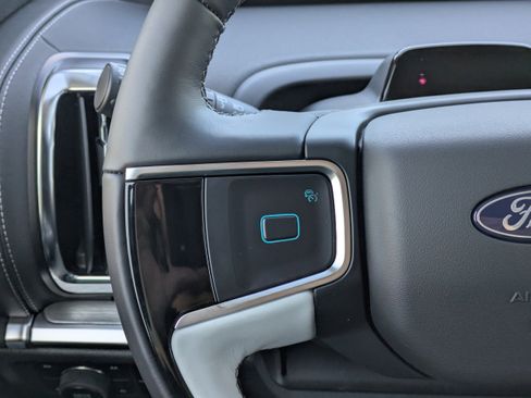 New 2025 Ford Expedition Max Platinum w/ Driver's Package image 19