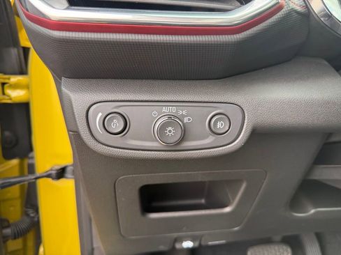 Used 2023 Chevrolet TrailBlazer RS w/ Sun and Liftgate Package image 24