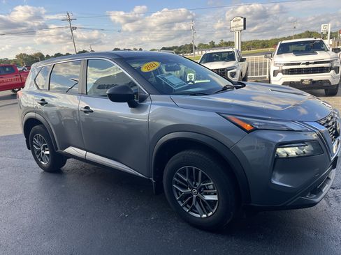 Used 2021 Nissan Rogue S image 6