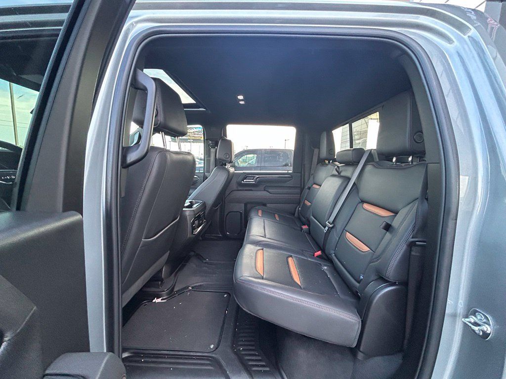 Used 2025 GMC Sierra 2500 AT4 w/ AT4 Premium Plus Package AWD/4WD image 8