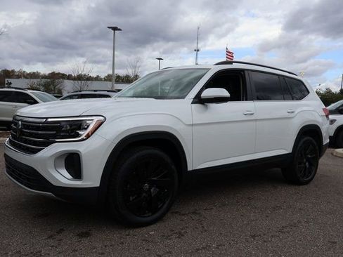 New 2026 Volkswagen Atlas SE image 3