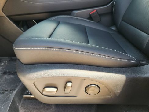 Used 2026 Chevrolet Traverse LT w/ Sun and Wheel Package FWD image 25