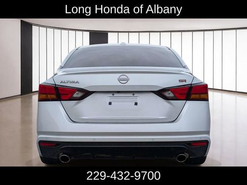 Used 2024 Nissan Altima 2.5 SR FWD image 8