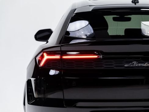 Used 2025 Lamborghini Urus SE AWD/4WD image 92