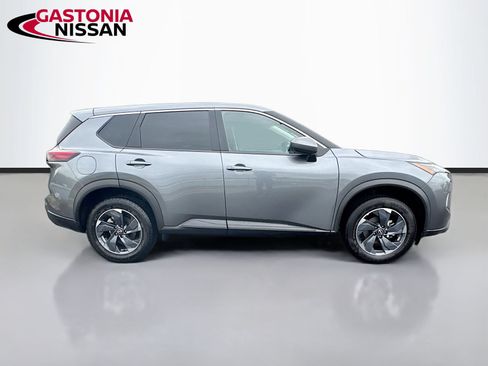 Used 2025 Nissan Rogue SV FWD image 10